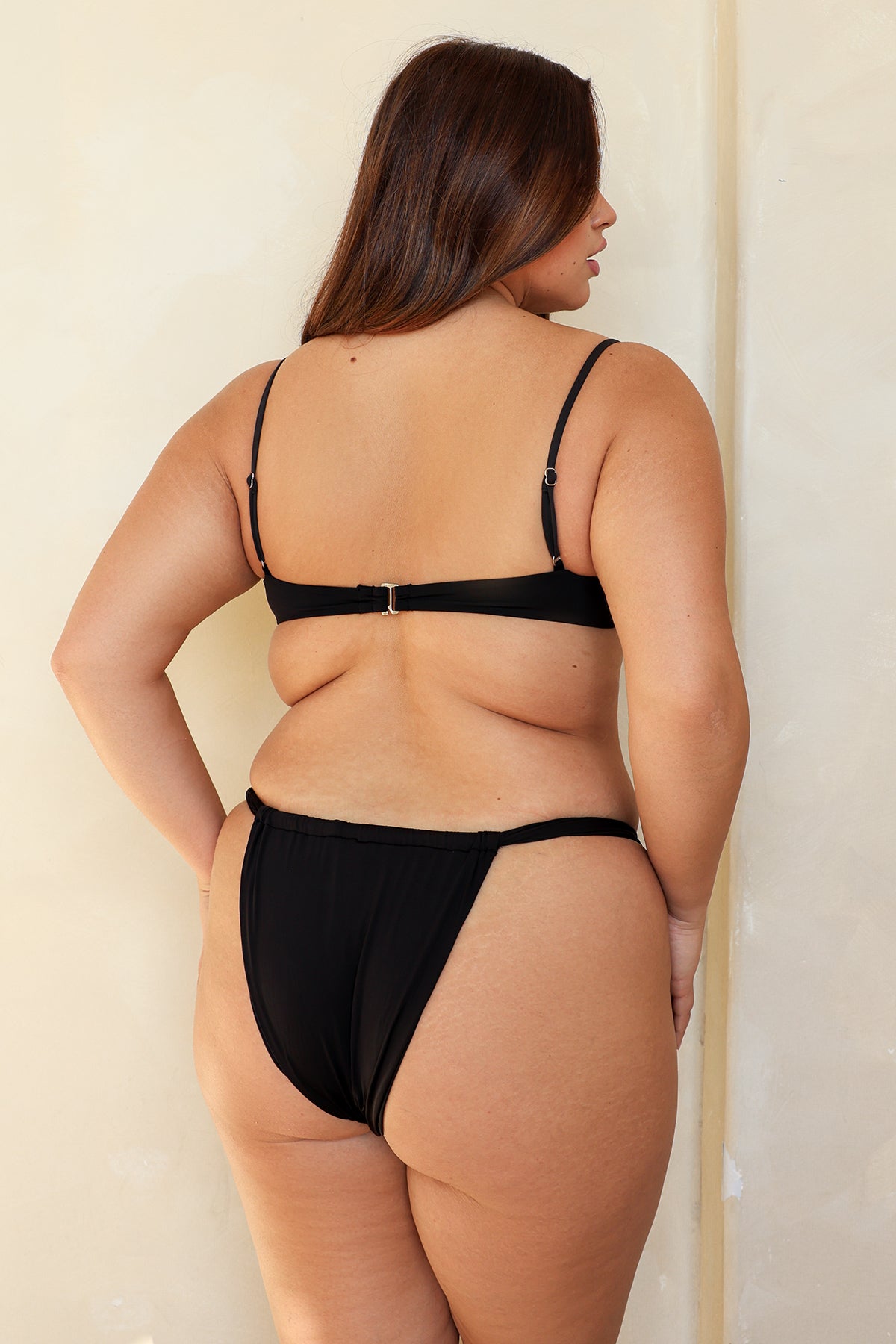 Black Emma Underwire Super Cheeky Set - Image 9